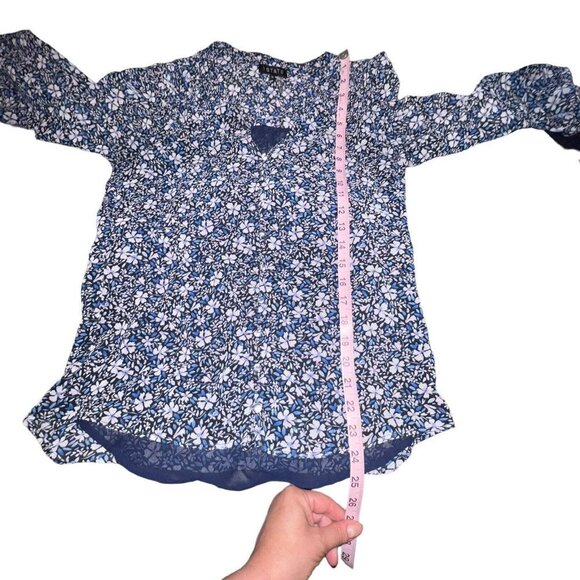 1. STATE Womens Blue Floral Smocked Cuffs Pullover Long‎ Sleeve V Neck Top XS - Picture 7 of 11
